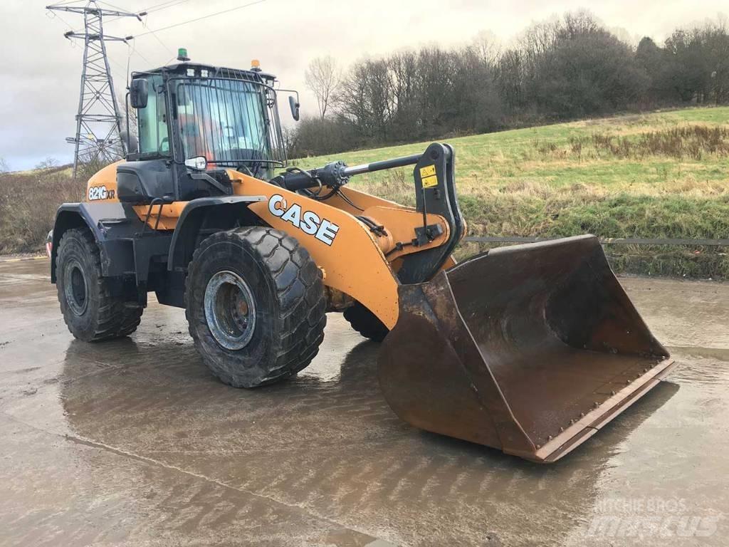 CASE 821 GXR Pale gommate