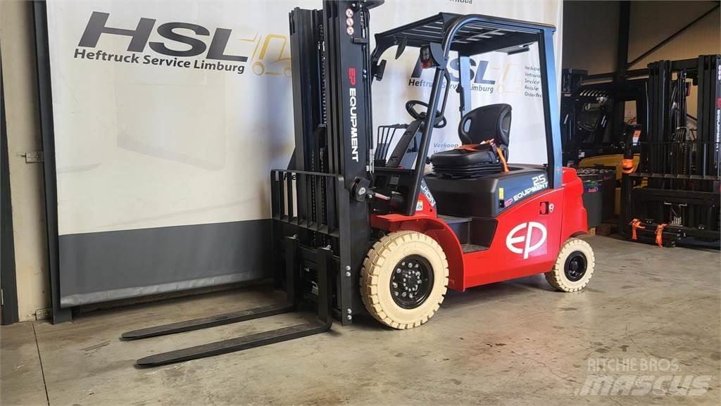  EFL253 Carrelli elevatori elettrici
