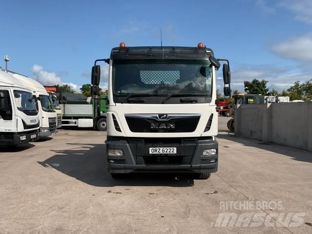 MAN TGM 18.250 Camion con cassone scarrabile