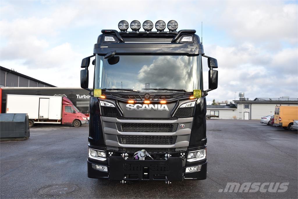Scania R590 8X4 Camion con gancio di sollevamento