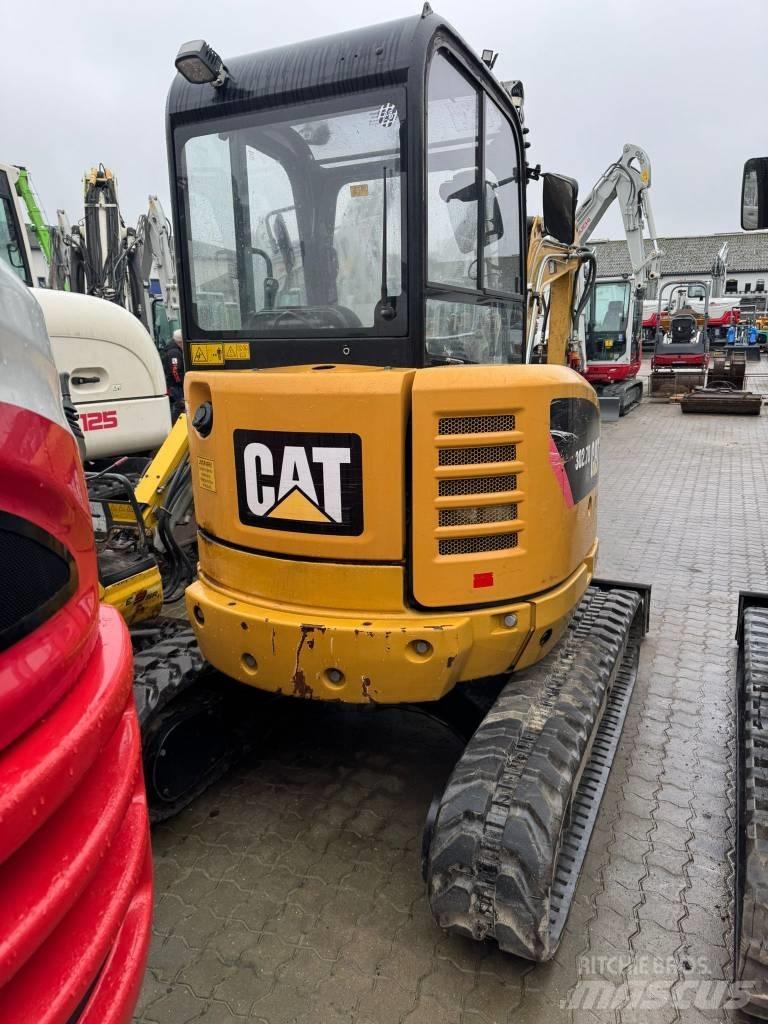 CAT 302.7 D Miniescavatori