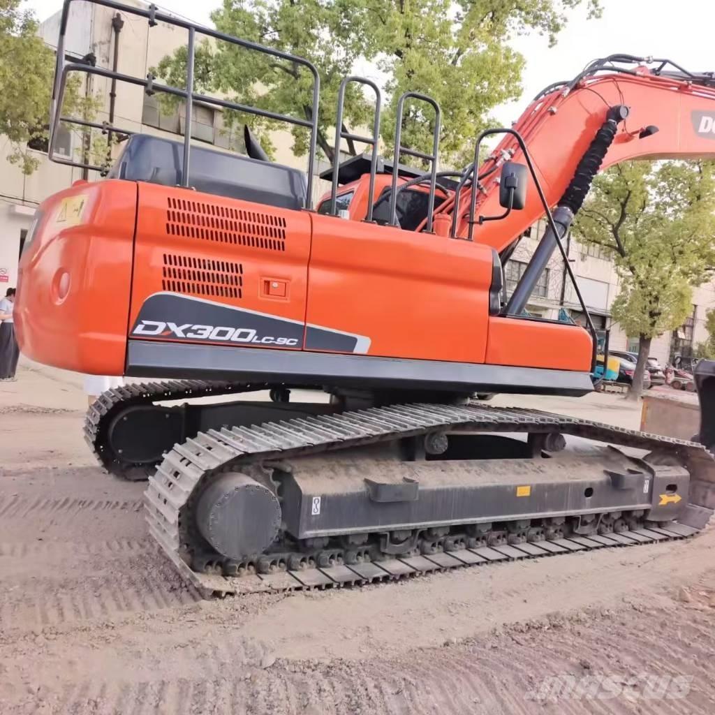 Doosan DX 300 Escavatori cingolati