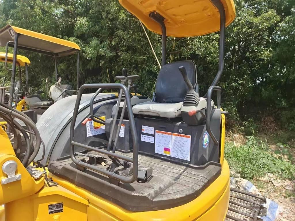 Komatsu PC35 Escavatori cingolati