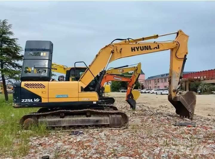 Hyundai 225LVS Escavatori cingolati
