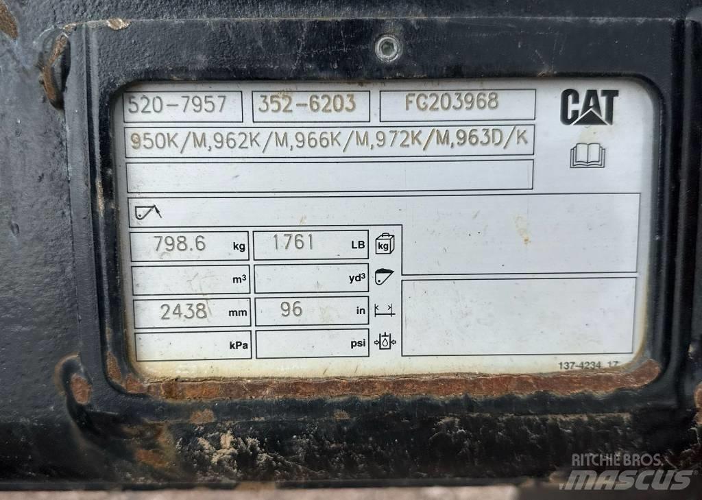 CAT 950M Pale gommate