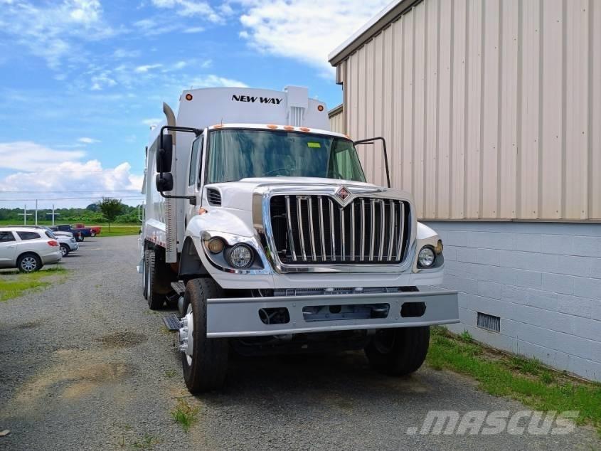 International 7400 Camion dei rifiuti