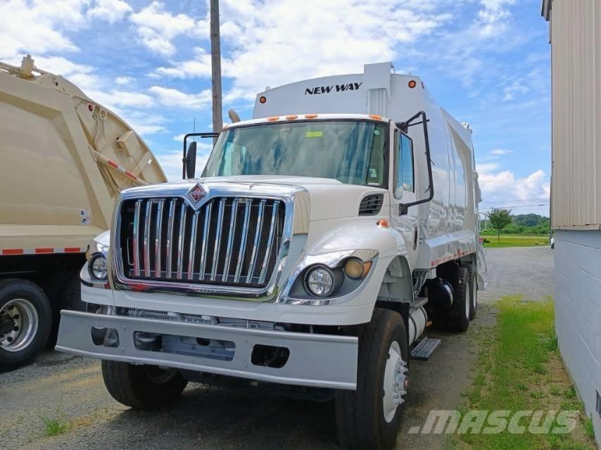 International 7400 Camion dei rifiuti