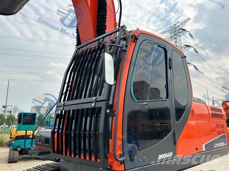 Doosan DX 225 LC-9C Escavatori cingolati