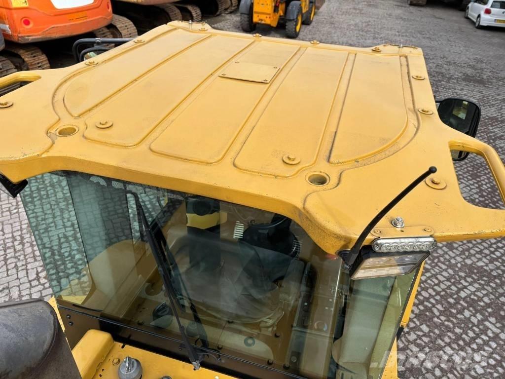 CAT 938 G Pale gommate