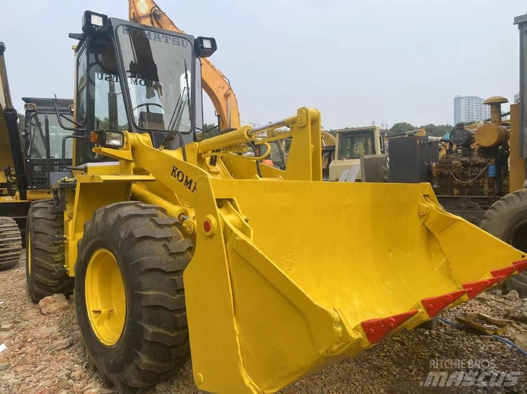 Komatsu WA100-1 Pale gommate