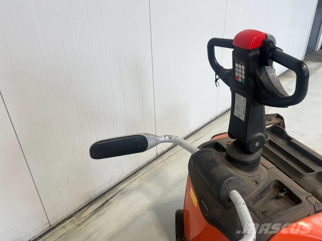 BT LPE250 Carrelli elevatori bassi a piattaforma