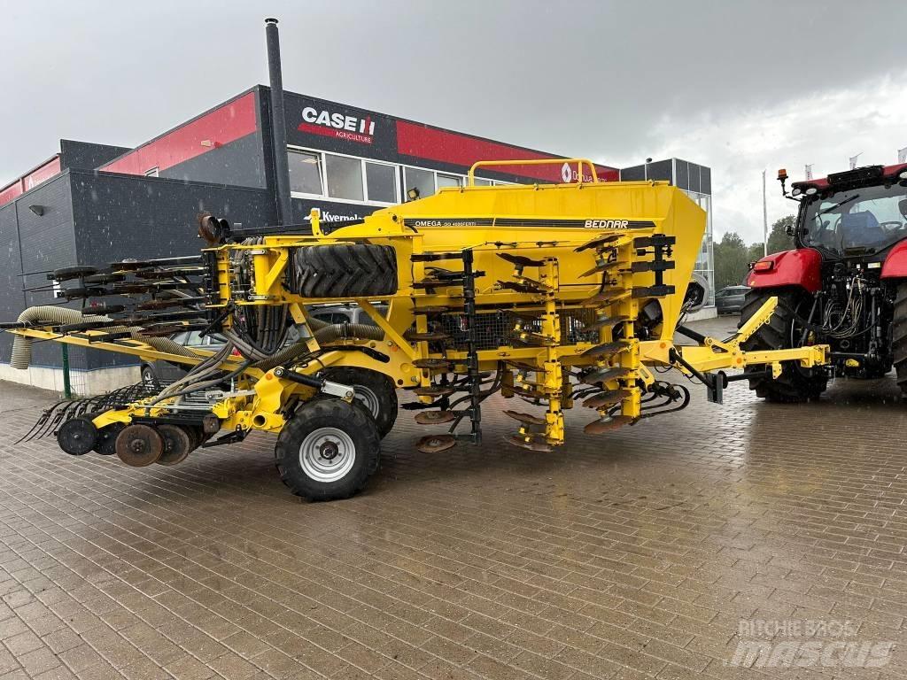 Bednar 4000F Perforatrici