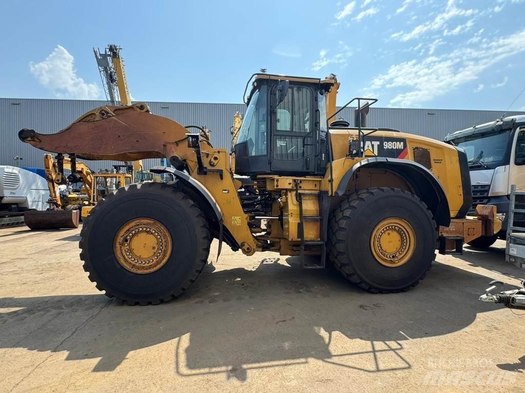 CAT 980M Pale gommate