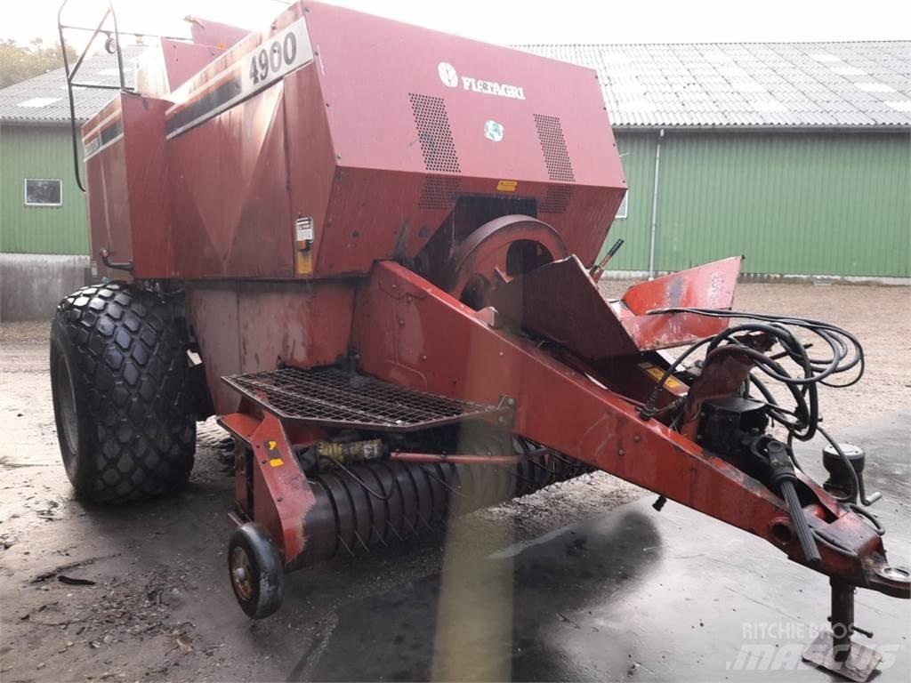 Hesston 4900 Trattori