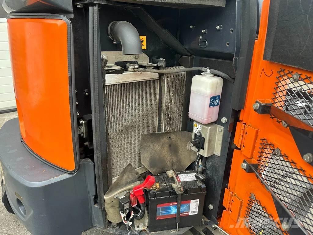 Hitachi ZX26U-6CR Miniescavatori