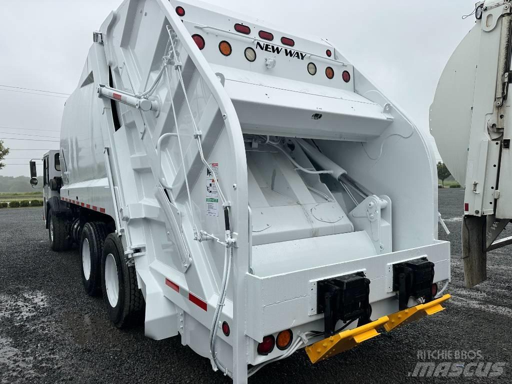 CCC New Way Camion dei rifiuti