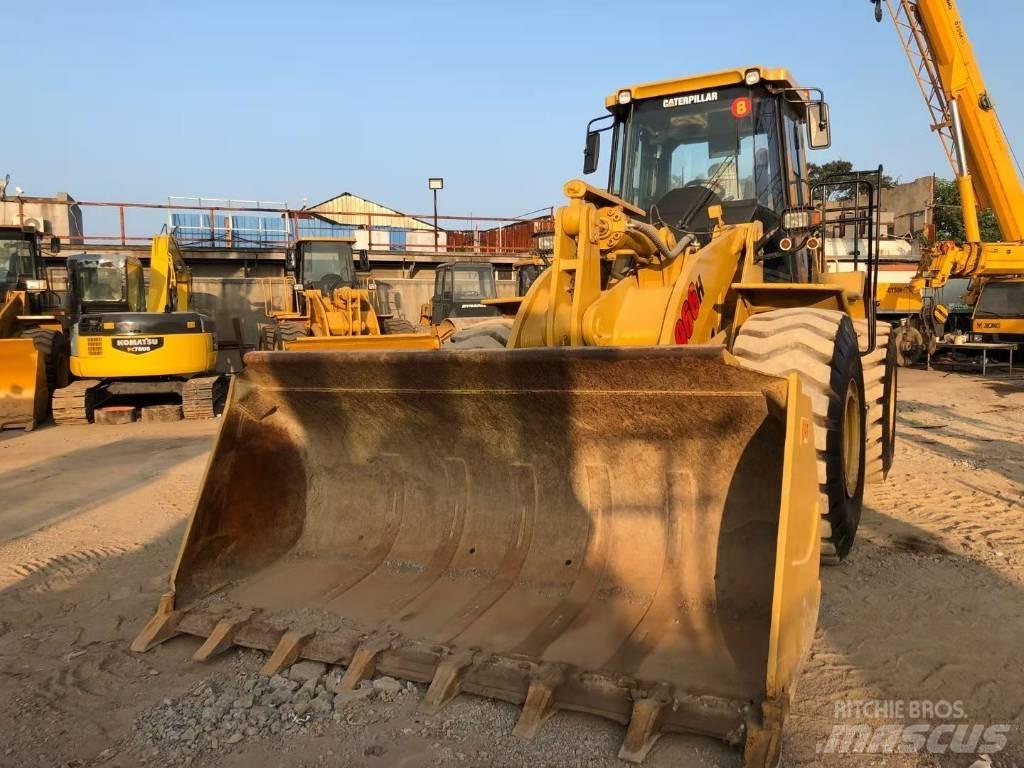 CAT 966H Pale gommate