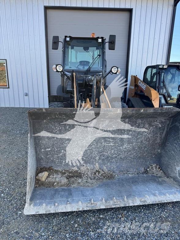 CASE 221F Pale gommate