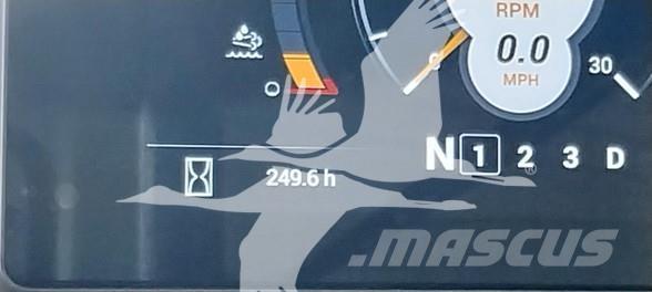 CASE 721G Pale gommate