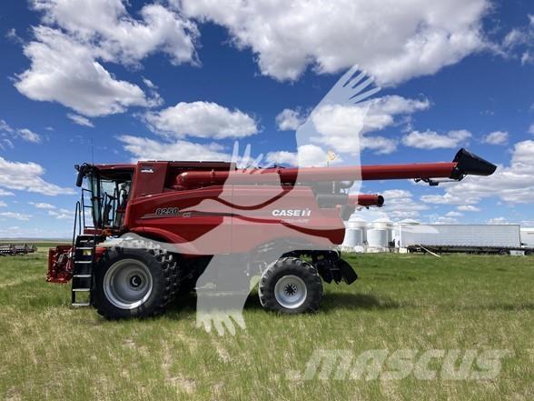 Case IH 8250 Mietitrebbiatrici