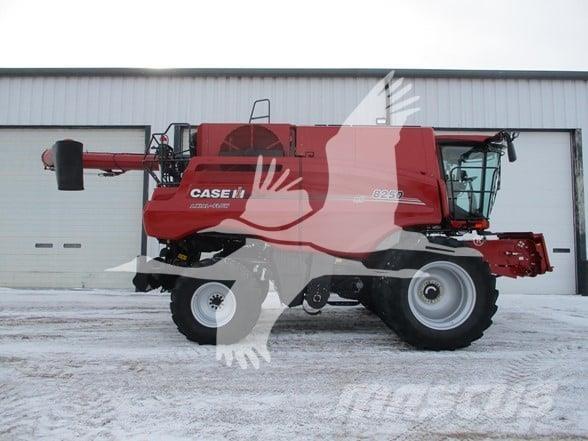 Case IH 8250 Mietitrebbiatrici