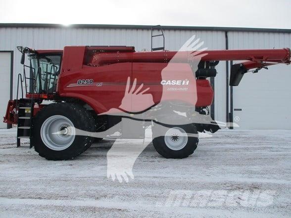 Case IH 8250 Mietitrebbiatrici
