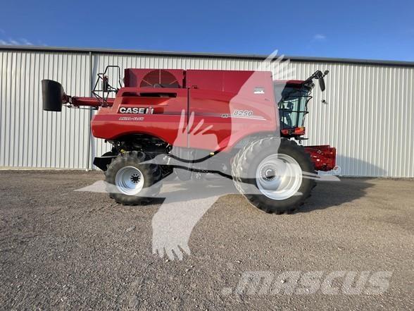 Case IH 8250 Mietitrebbiatrici