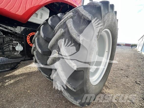 Case IH 8250 Mietitrebbiatrici