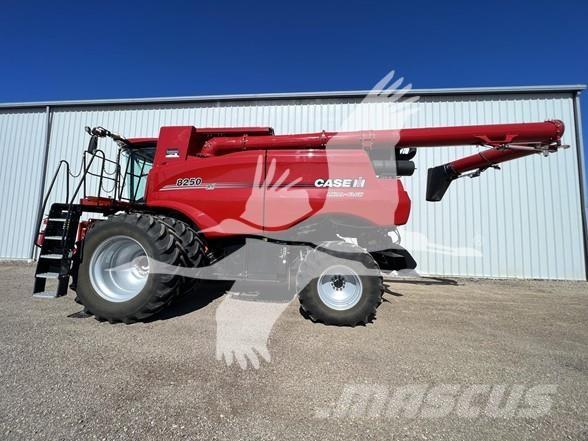 Case IH 8250 Mietitrebbiatrici