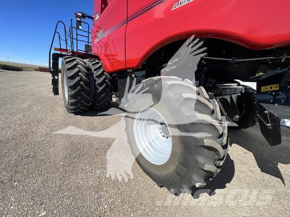 Case IH 8250 Mietitrebbiatrici