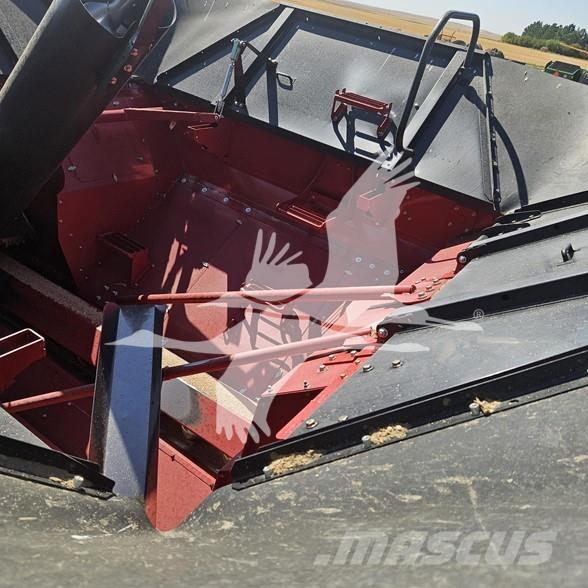 Case IH 8250 Mietitrebbiatrici