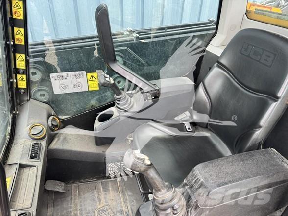 JCB 3TS-8T Mini Pale Gommate