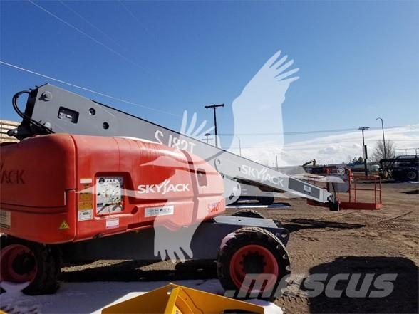 SkyJack SJ82T Piattaforme a braccio telescopico