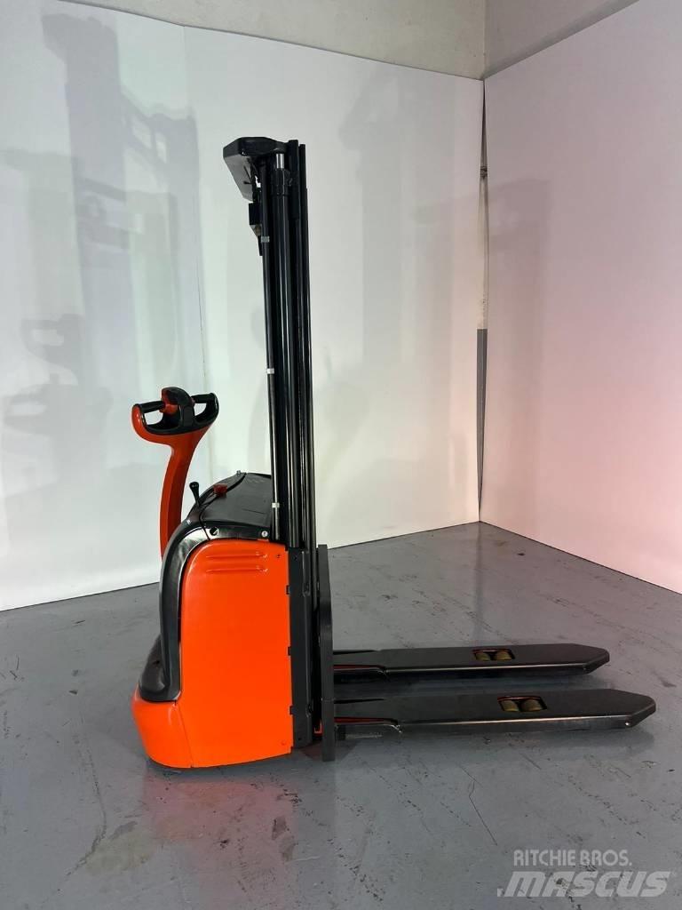 Linde L10 Transpallet uomo a terra