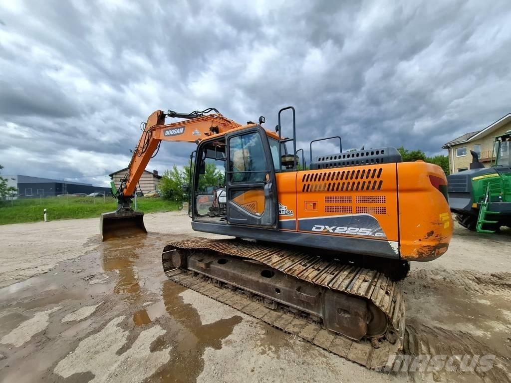 Doosan DX 225 LC-5 Escavatori cingolati