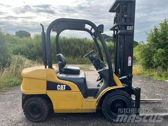 CAT DP 30 N Carrelli elevatori diesel