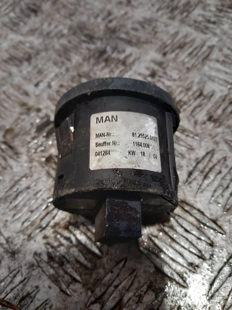 MAN TGA  81255250193 Cabine e interni