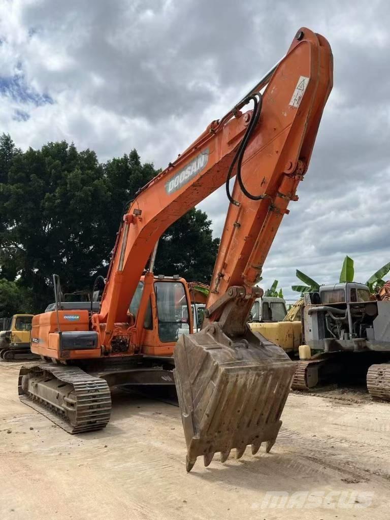Doosan DX300LC Escavatori a lunga portata