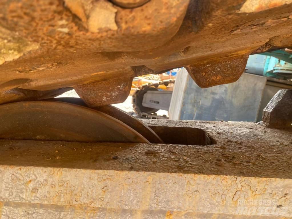 Kobelco CKE 2500 Gru cingolate