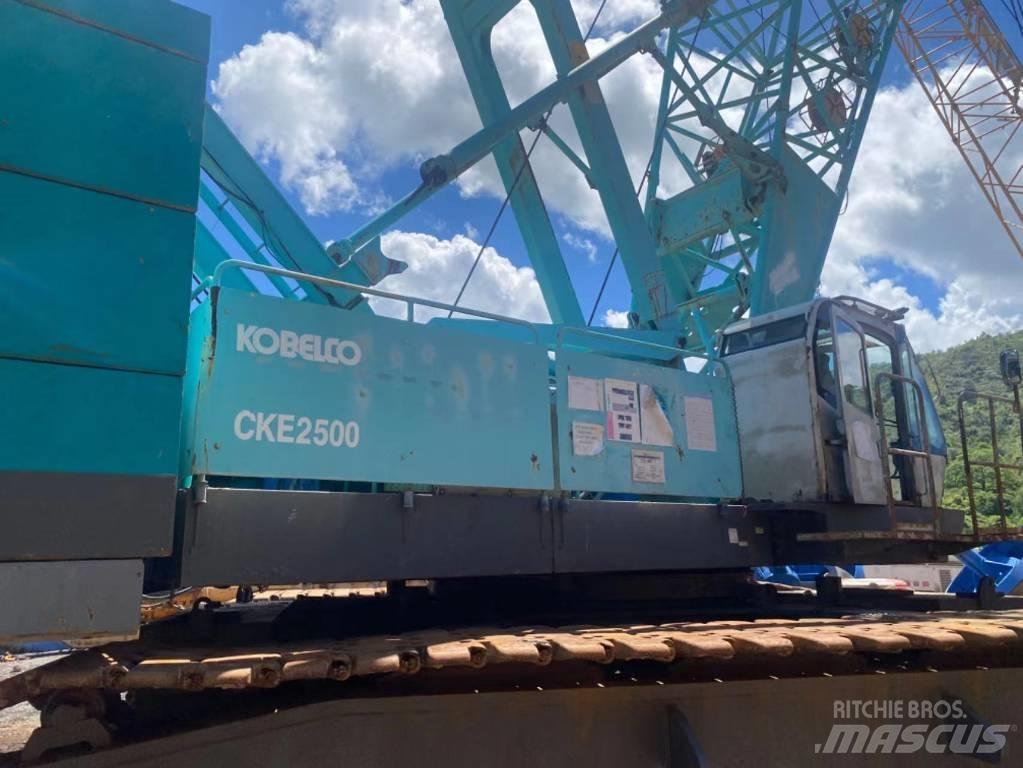 Kobelco CKE 2500 Gru cingolate