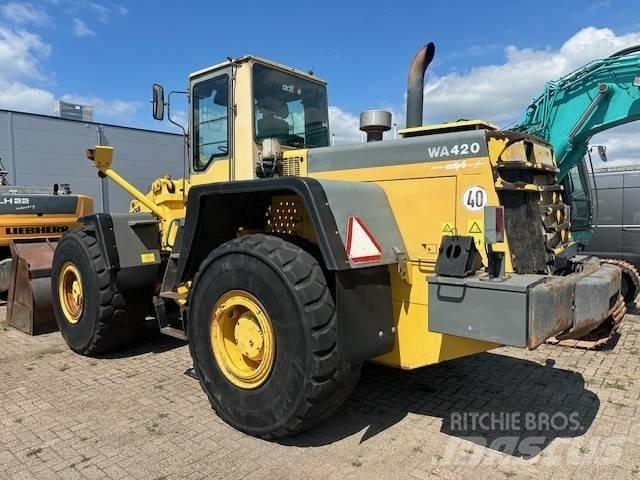 Komatsu WA 420-3 Pale gommate