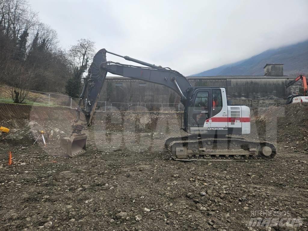 Doosan DX 235 LCR Escavatori cingolati
