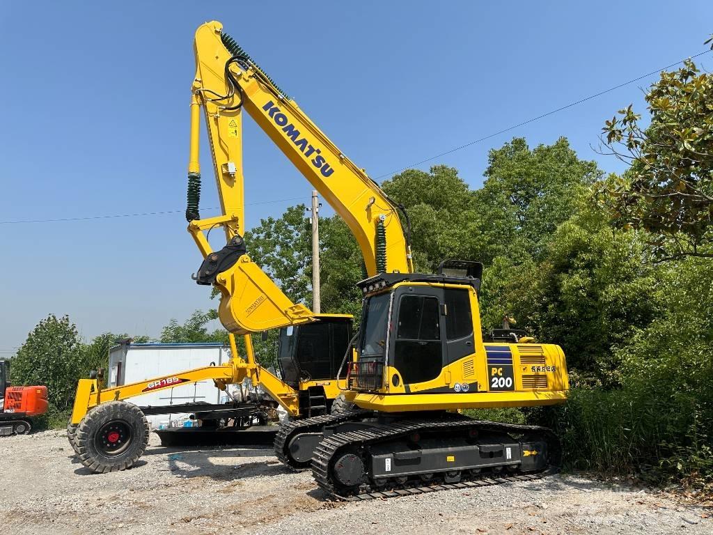 Komatsu PC200-8 Escavatori cingolati