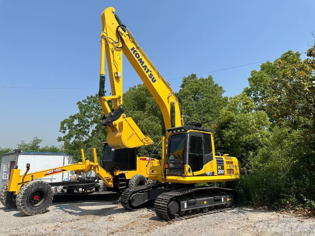 Komatsu PC200-8 Escavatori cingolati