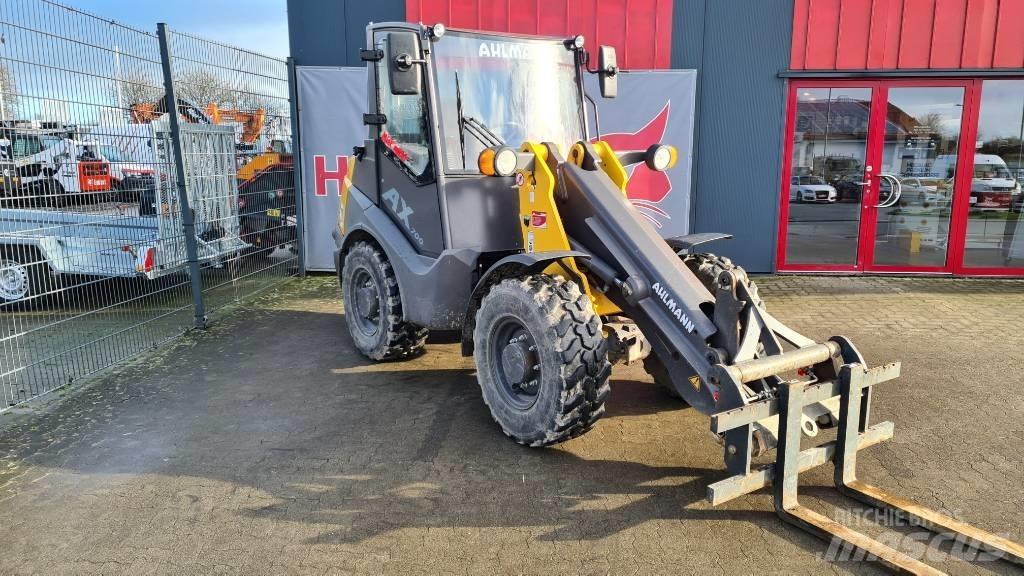 Mecalac AX 700 Pale gommate