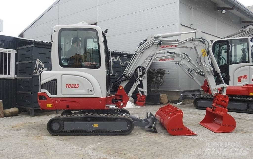 Takeuchi TB225 Miniescavatori