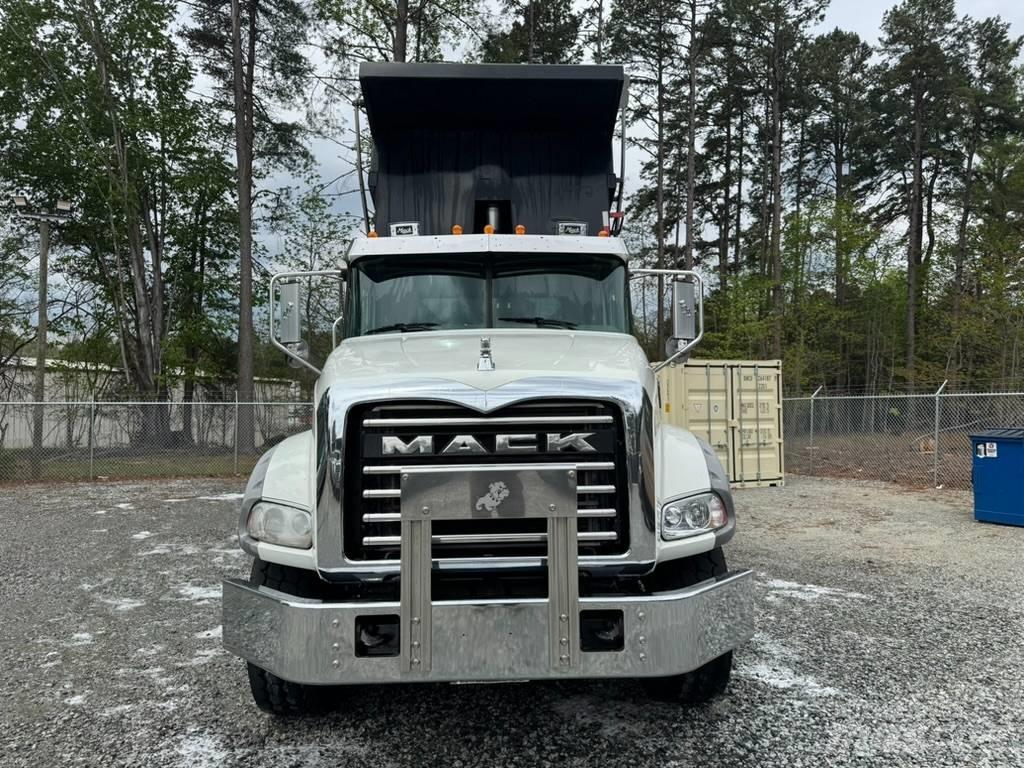 Mack GU813 Camion ribaltabili