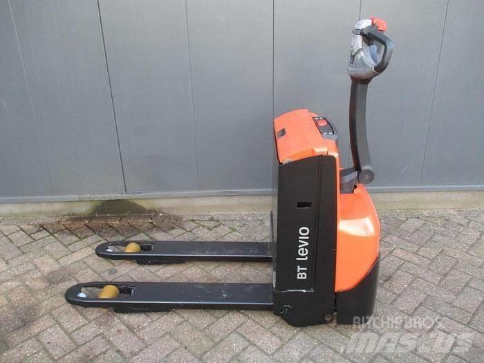Toyota LWE 140 Transpallet manuale