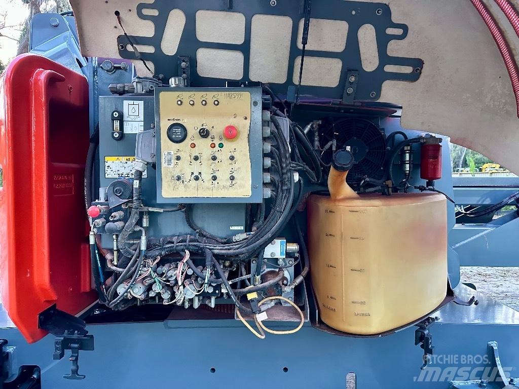 SkyJack SJ 63 AJ Piattaforme a braccio articolato