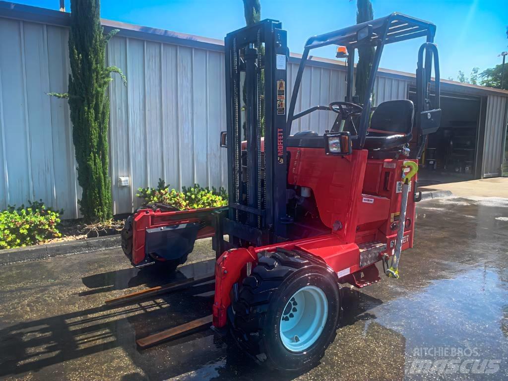 Moffett M55 Muletti autotrasportati